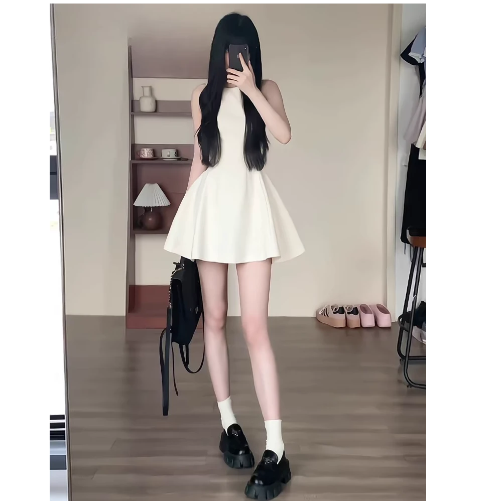 甜美纯色短裙女夏季新款收腰显瘦设计感纯色无袖背心连衣裙短款