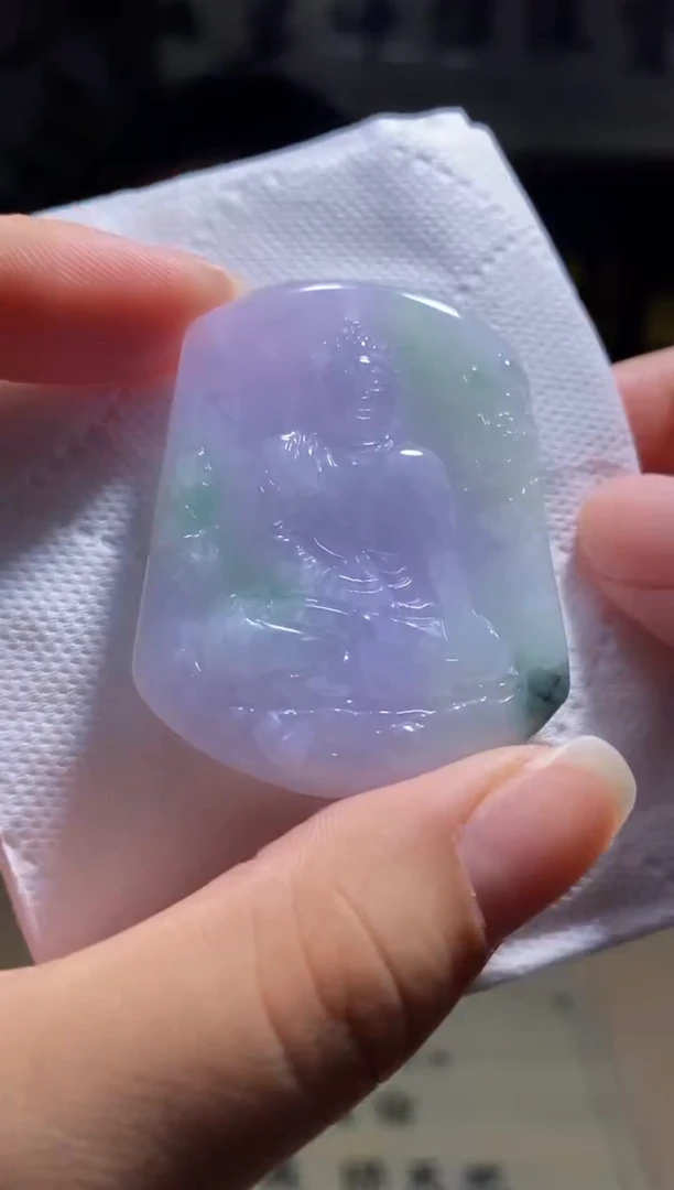 翡翠未镶嵌颈饰观音