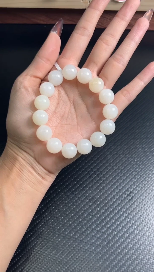 未镶嵌手串和田玉且末金山微色差卡14j