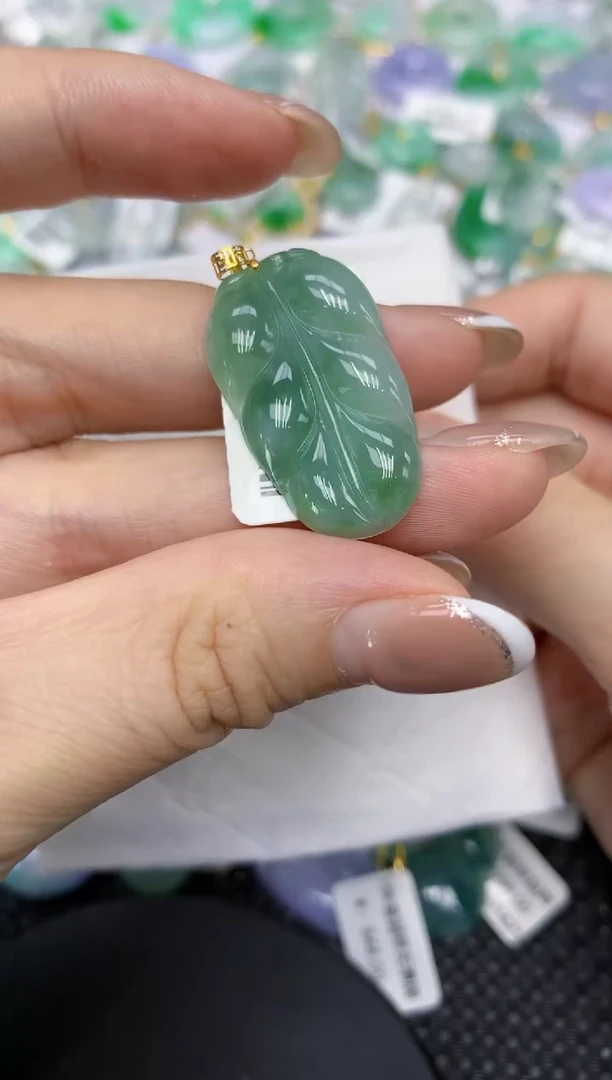 颈饰18K金镶嵌翡翠111111111