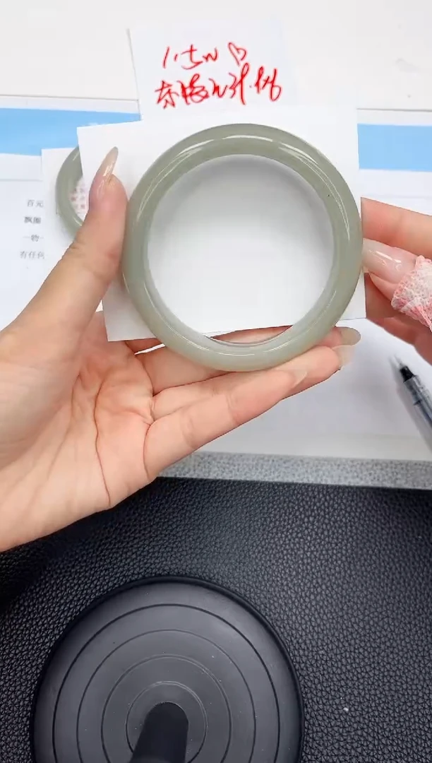 石英质玉手镯未镶嵌106-60.6