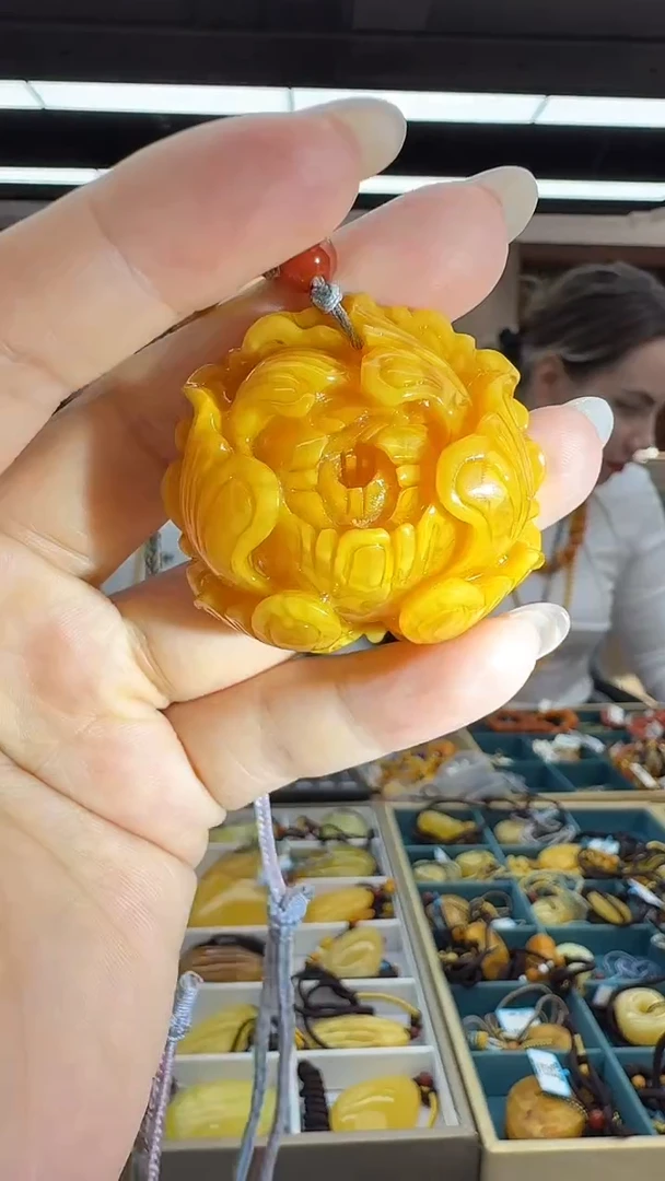 琥珀颈饰未镶嵌173秒拍号 假一罚三