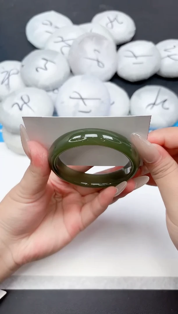 未镶嵌手镯石英质玉257-57.1