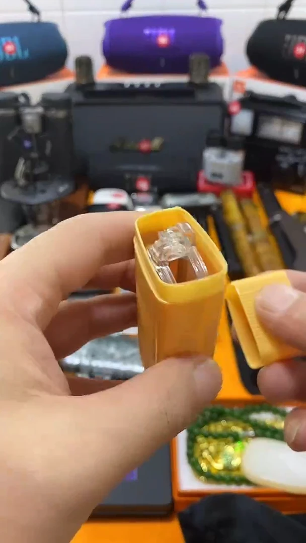 瓷片闪购商品 如图所示