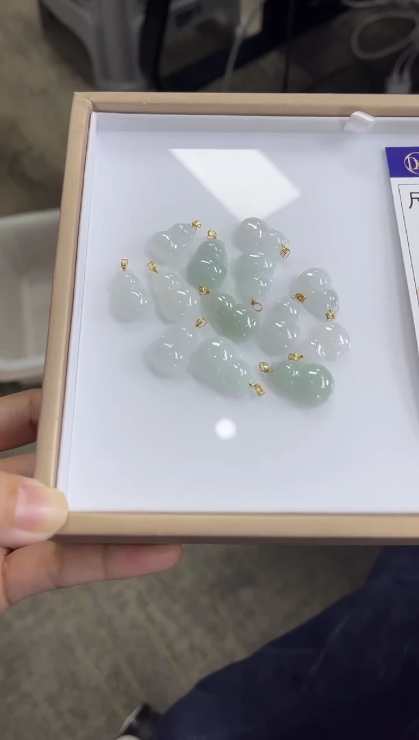 颈饰18K金镶嵌翡翠B112/多样性发一件/配绳子