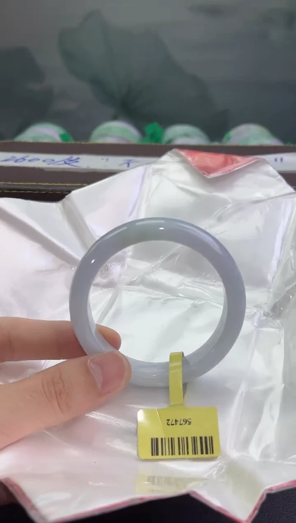 翡翠手镯未镶嵌翡翠手镯