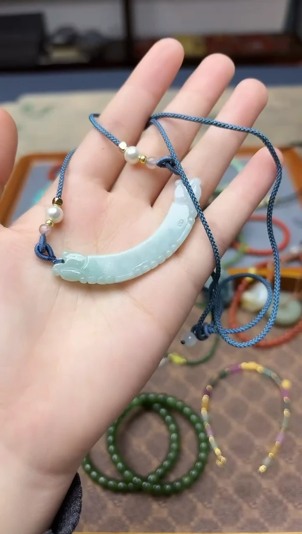 颈饰未镶嵌翡翠翡翠微笑链吊坠ZD