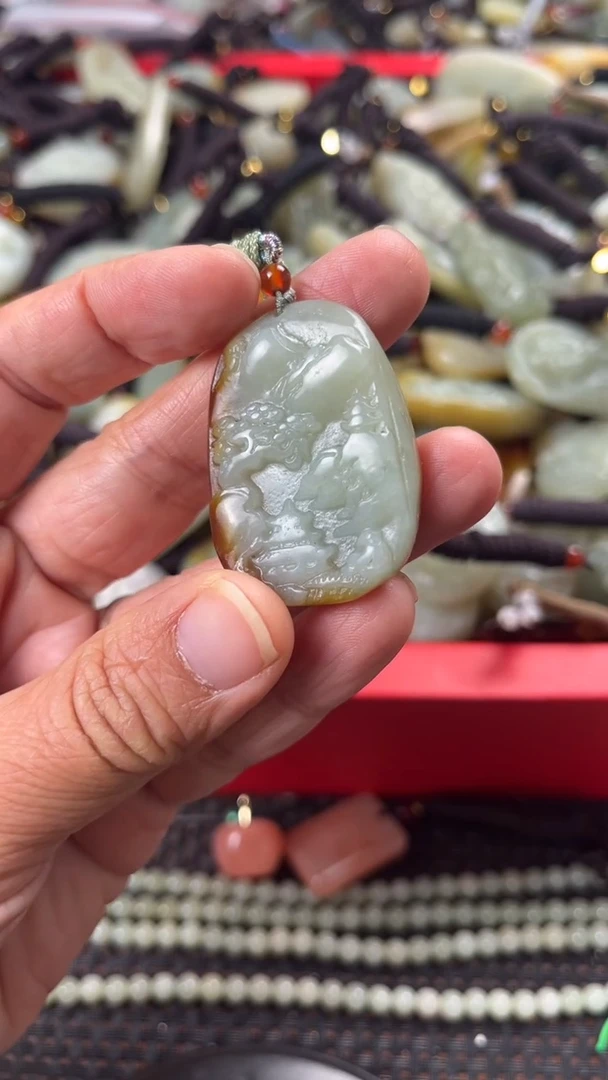 【闪购商品】和田玉颈饰未镶嵌多样性发货没有证书拍一发一有瑕