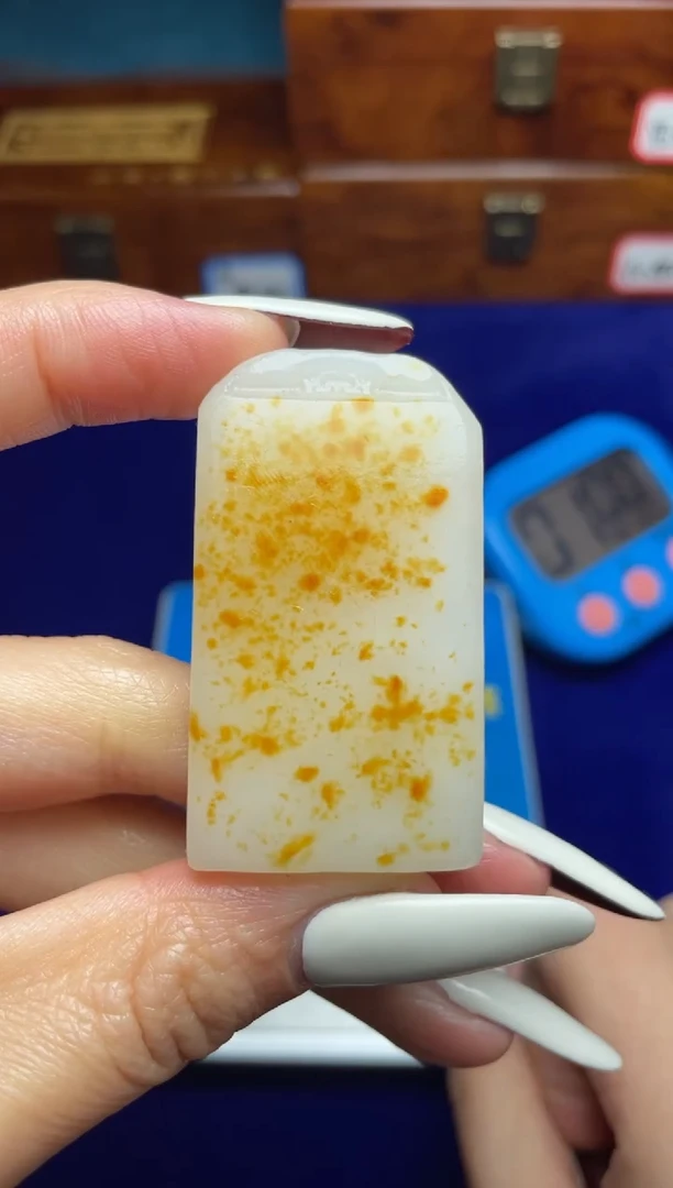 未镶嵌和田玉挂件和田玉