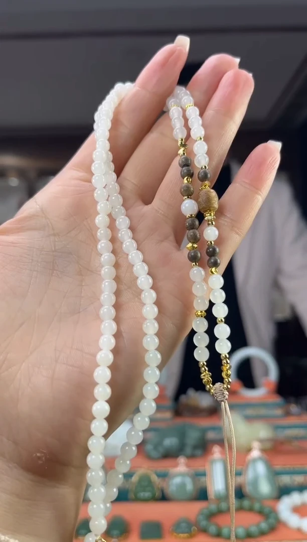 颈饰未镶嵌和田玉佩佩