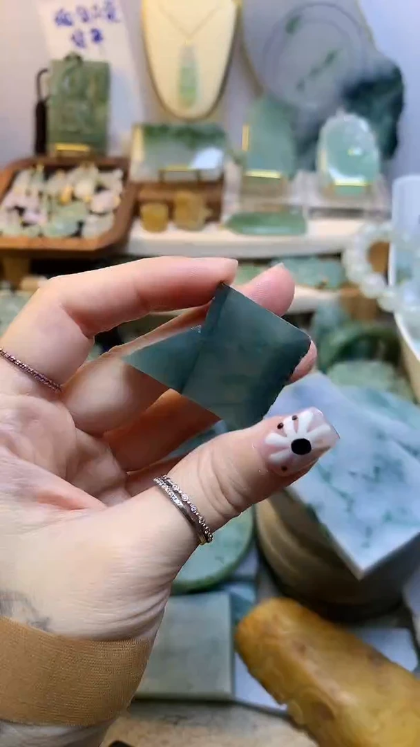 未镶嵌挂件翡翠 缅甸A货翡翠，没有运费险