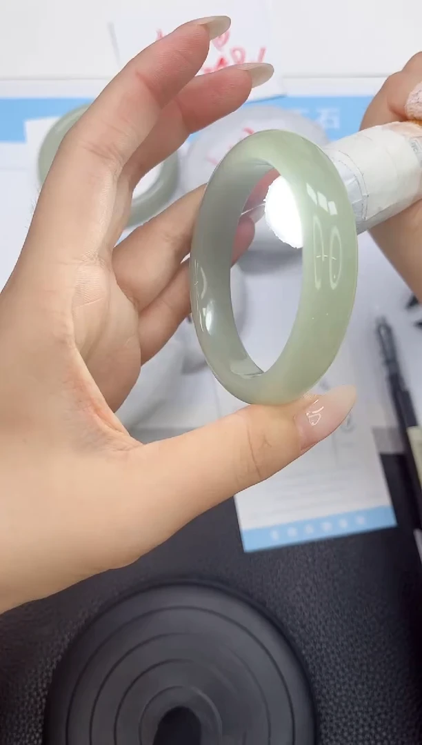 石英质玉手镯未镶嵌36-54.2