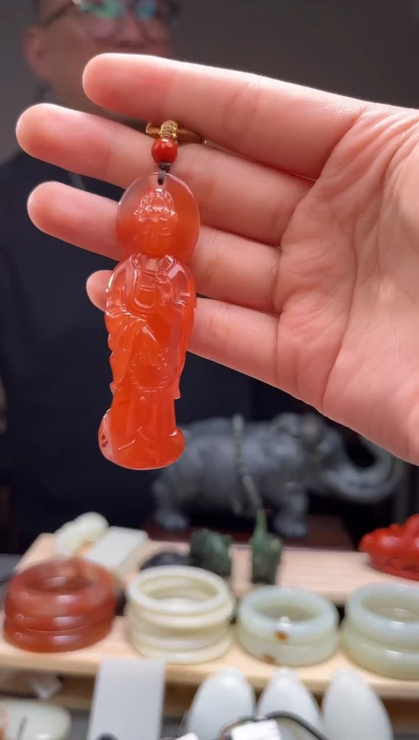 颈饰未镶嵌南红玛瑙吊坠