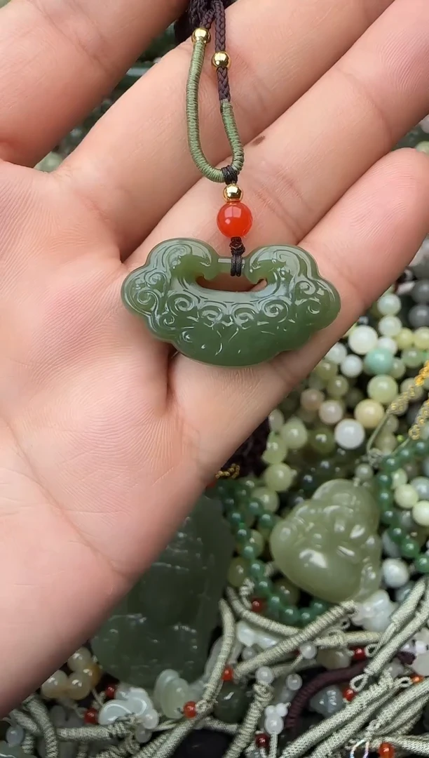 颈饰未镶嵌和田玉拍一发一