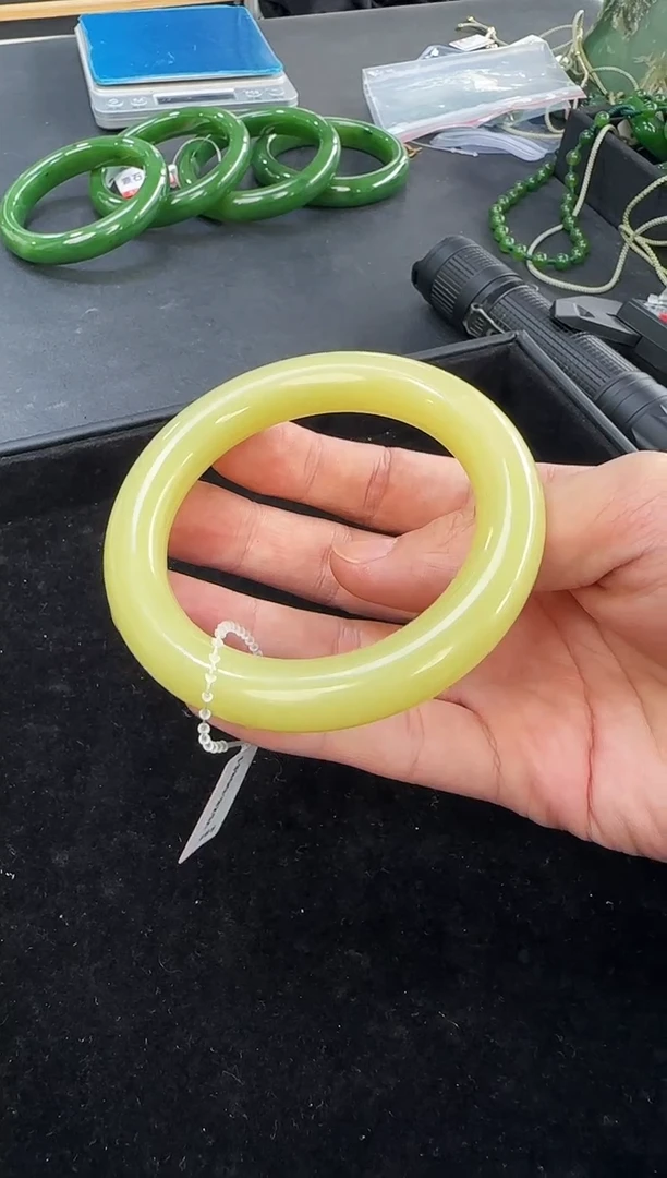 颈饰未镶嵌和田玉鸡油黄黄口圈口约59-60