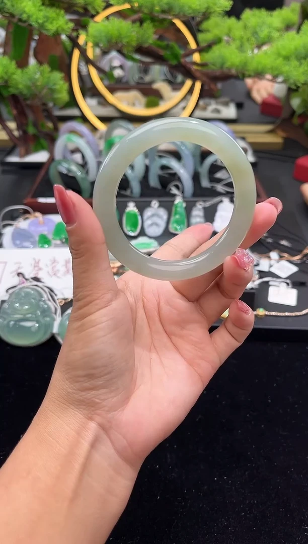 未镶嵌手镯翡翠手镯