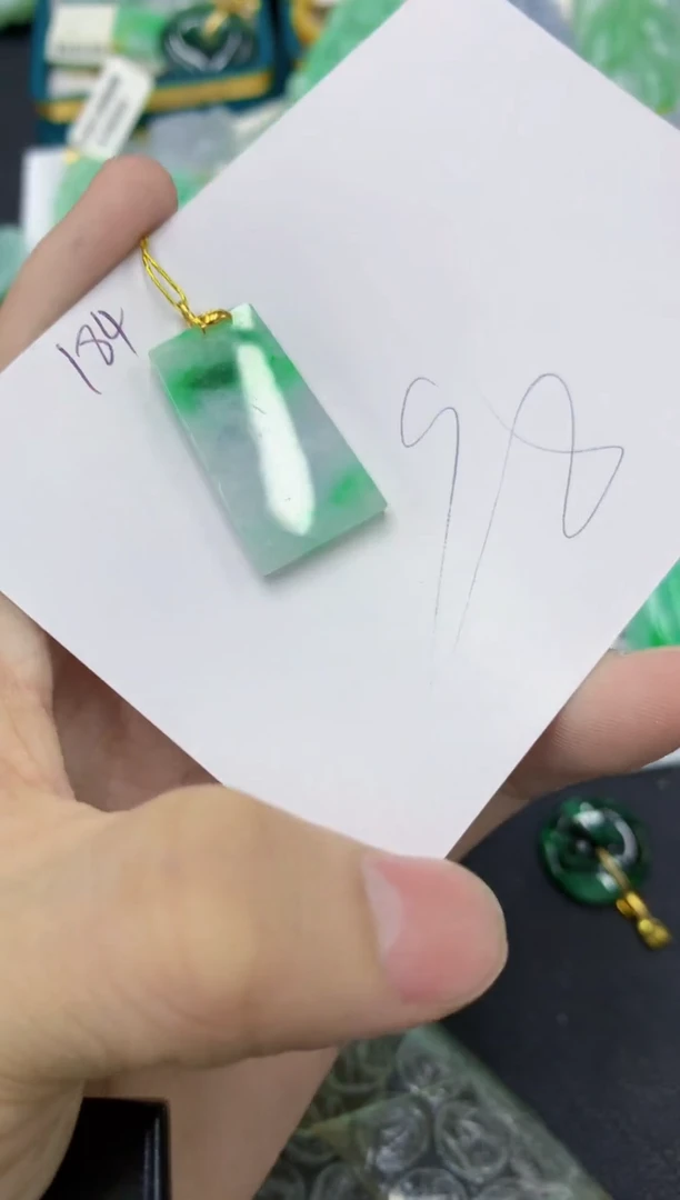 颈饰18K金镶嵌翡翠11111111111