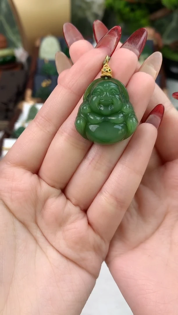 颈饰未镶嵌和田玉吊坠