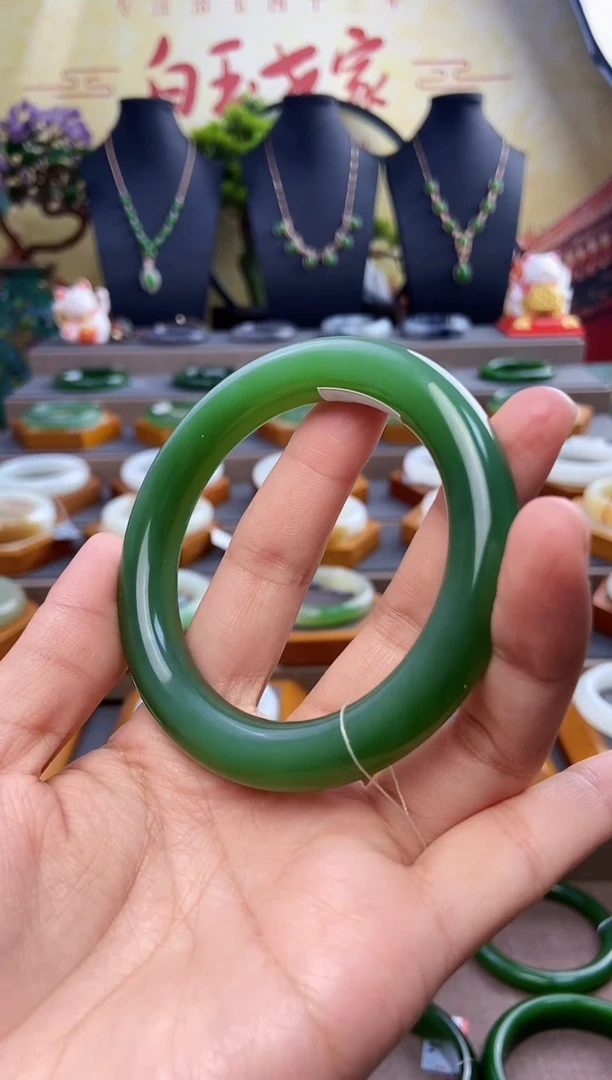 未镶嵌手镯和田玉高端收藏级碧玉猫眼手镯