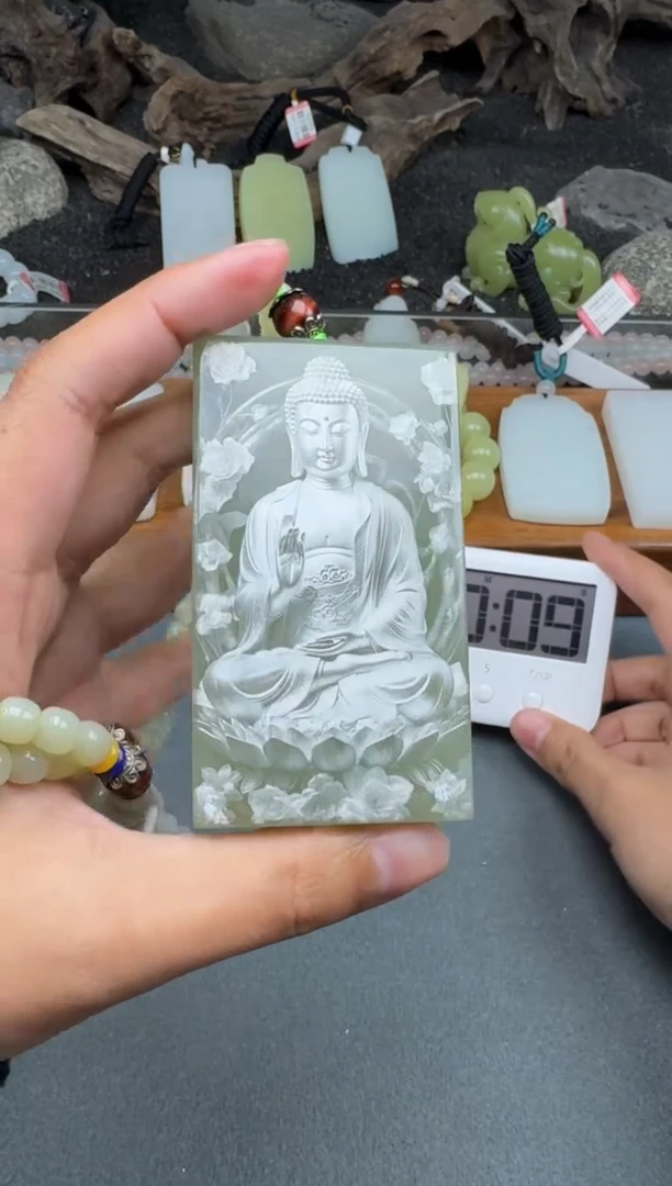 颈饰未镶嵌和田玉1