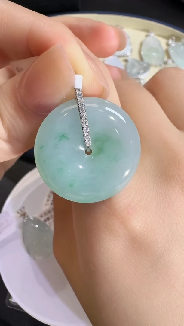 翡翠18K金镶嵌吊坠(不含链)【母亲节福利】钻石镶嵌
