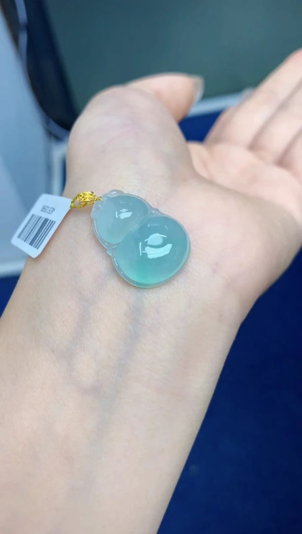 翡翠18K金镶嵌颈饰天然缅甸翡翠A货