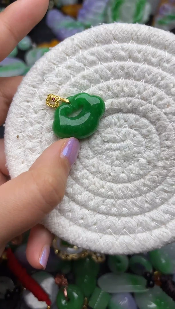 颈饰未镶嵌翡翠缅甸翡翠吊坠
