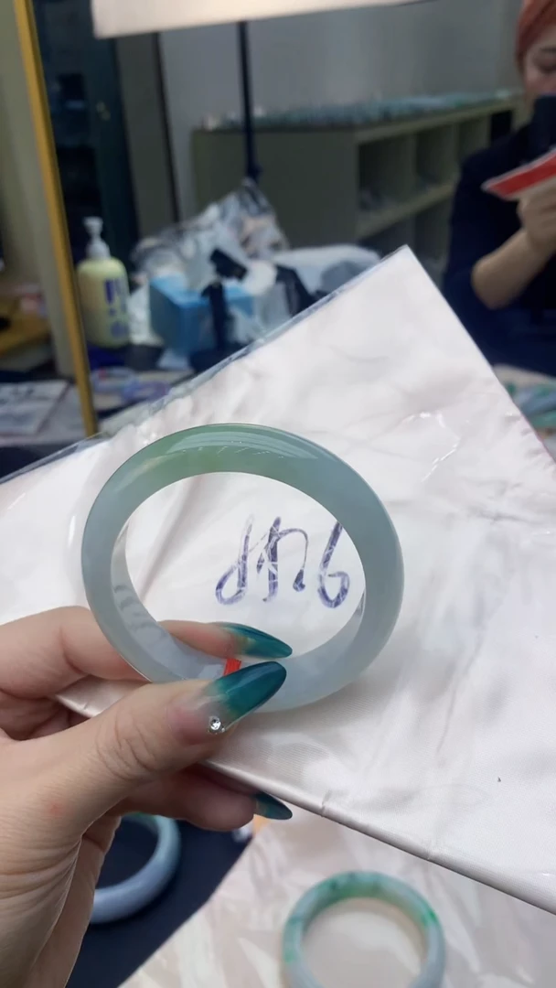【闪购商品】翡翠手镯未镶嵌0011703873