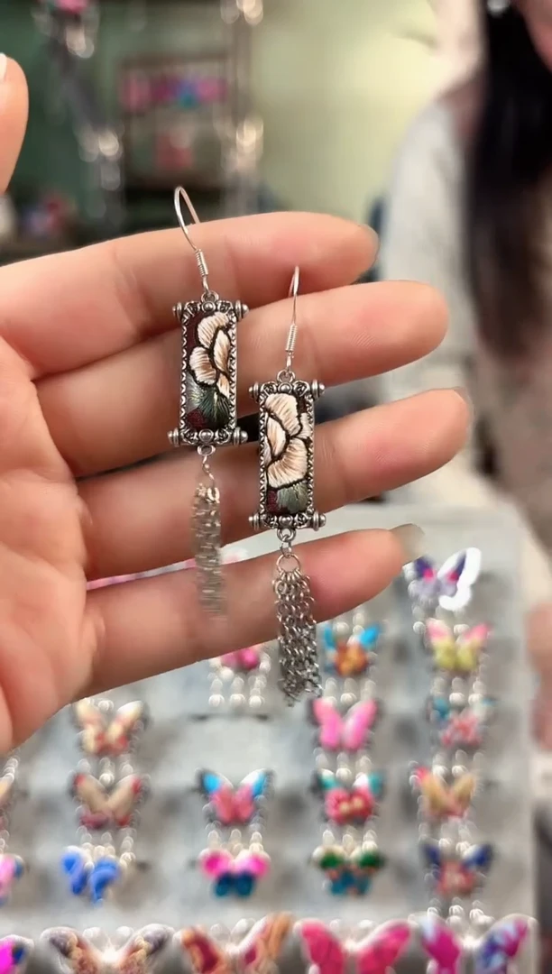 彩云南阁非遗老绣饰品537*