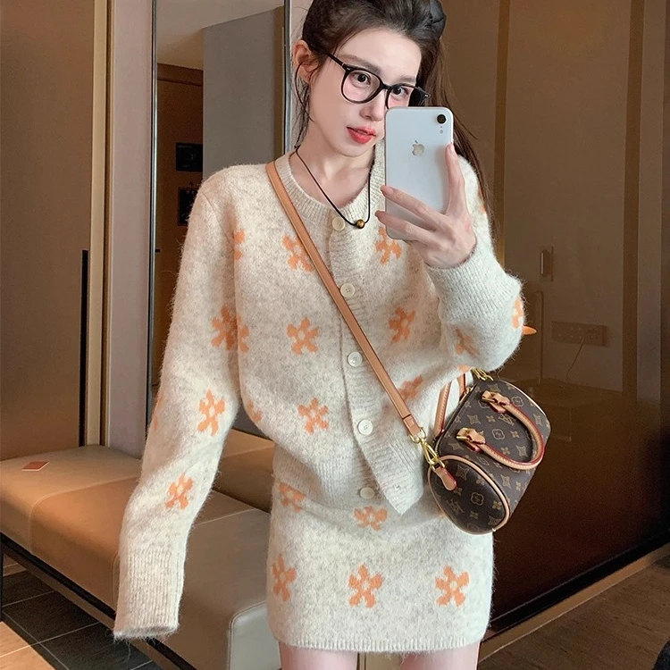 小个子毛衣套装女2025新款秋冬气质洋气减龄时尚慵懒半身裙两件套