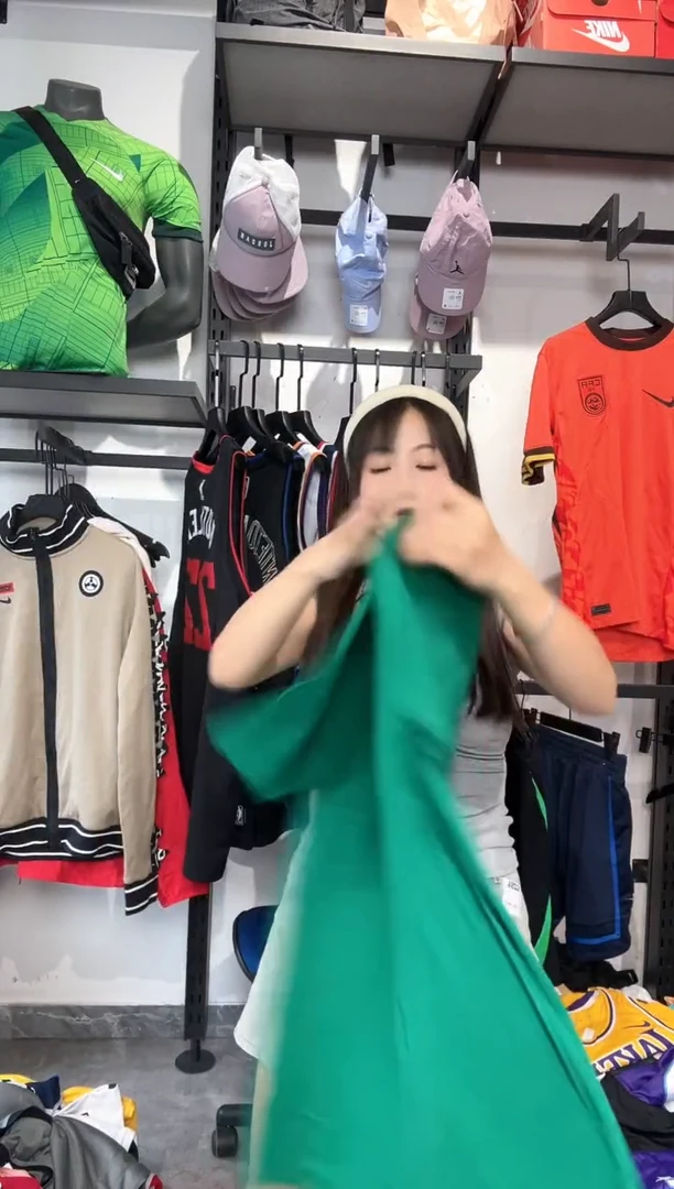 1176 编码 瑕疵款以直播间过款为准 尺码L