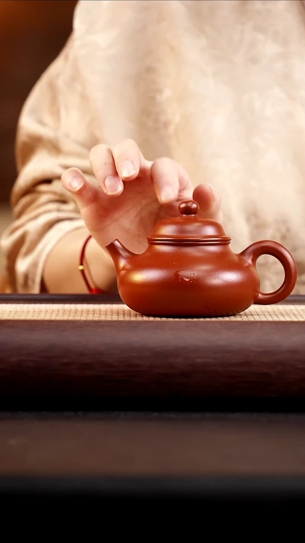 茶壶朱泥大红袍容天