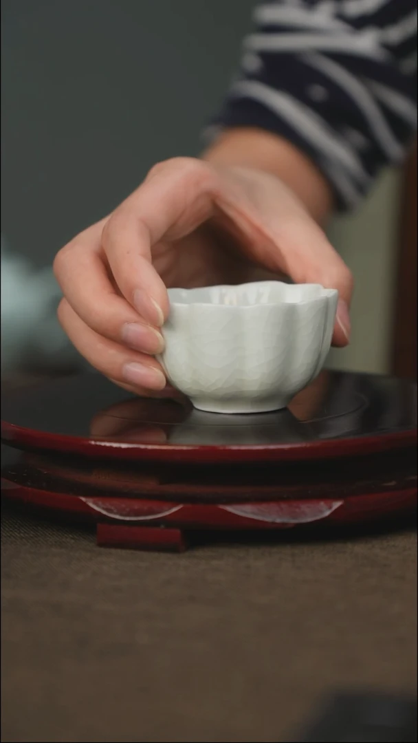 玉青 莲口杯 带底款