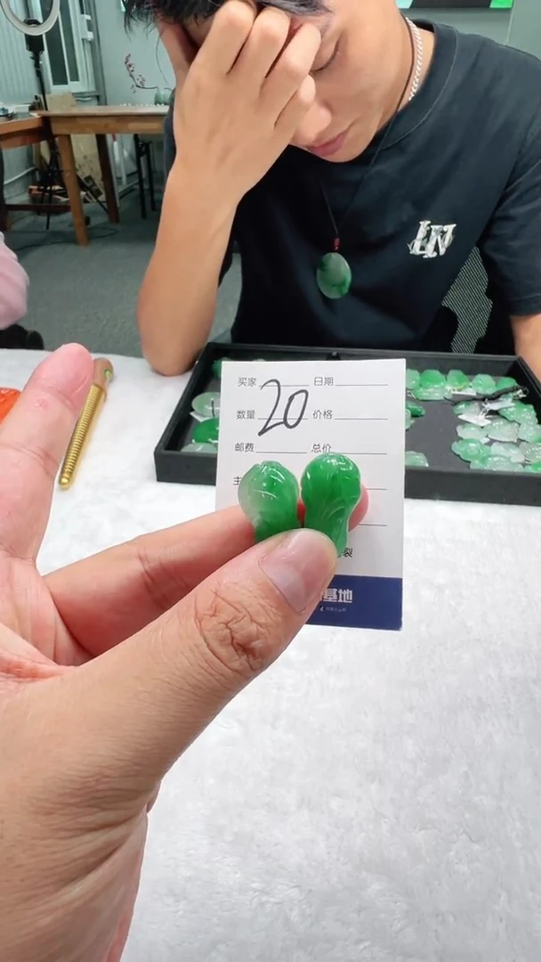 颈饰未镶嵌石英质玉小白菜+20