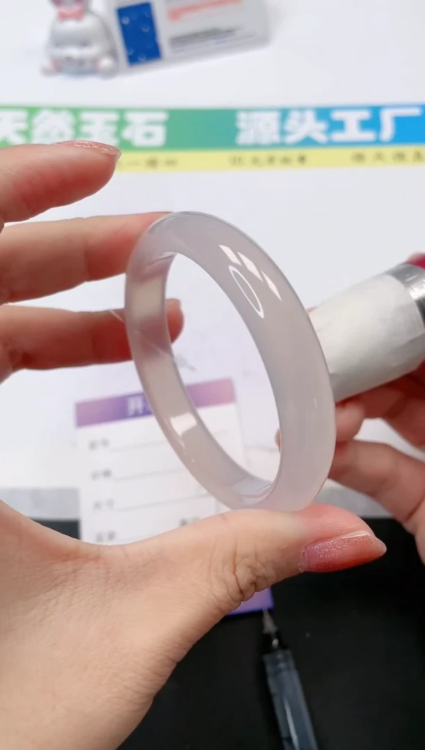 【闪购商品】石英质玉手镯未镶嵌76-57