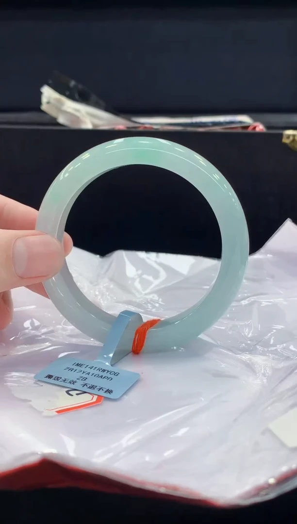 未镶嵌手镯翡翠翡翠手镯