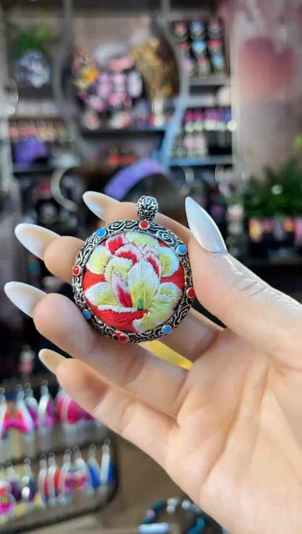 织绣民族风手工非遗老绣饰品382