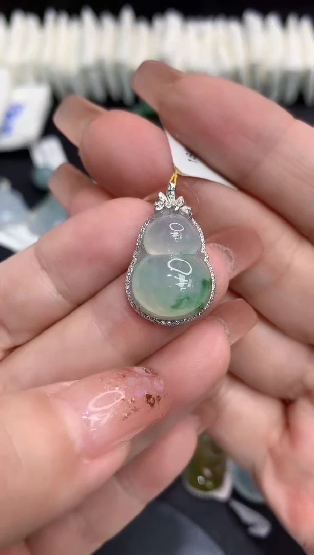 吊坠(不含链)18K金镶嵌翡翠11