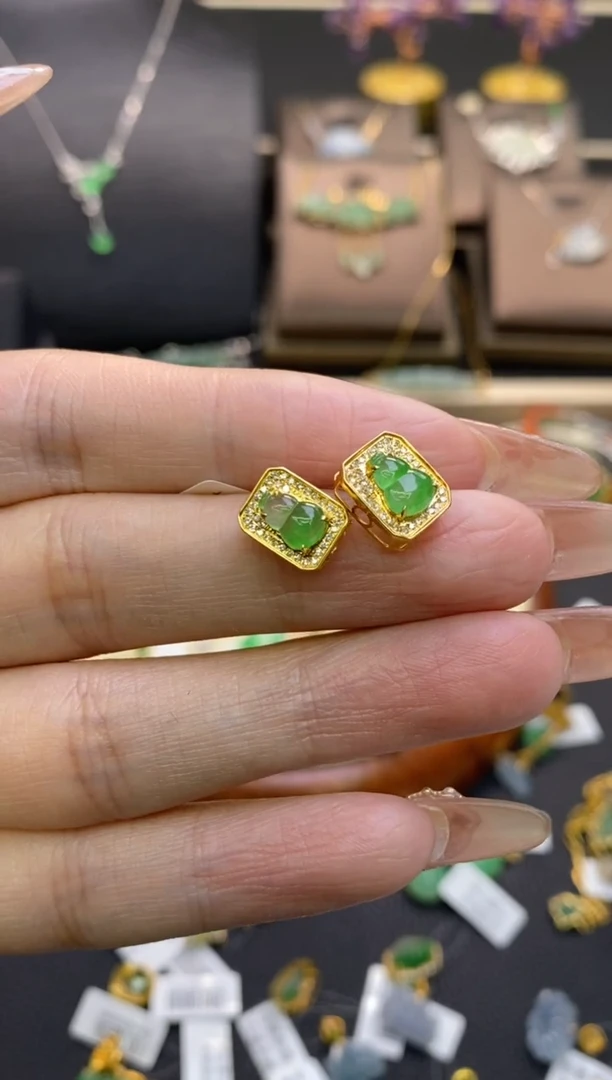 【闪购商品】翡翠颈饰18K金镶嵌净货12377
