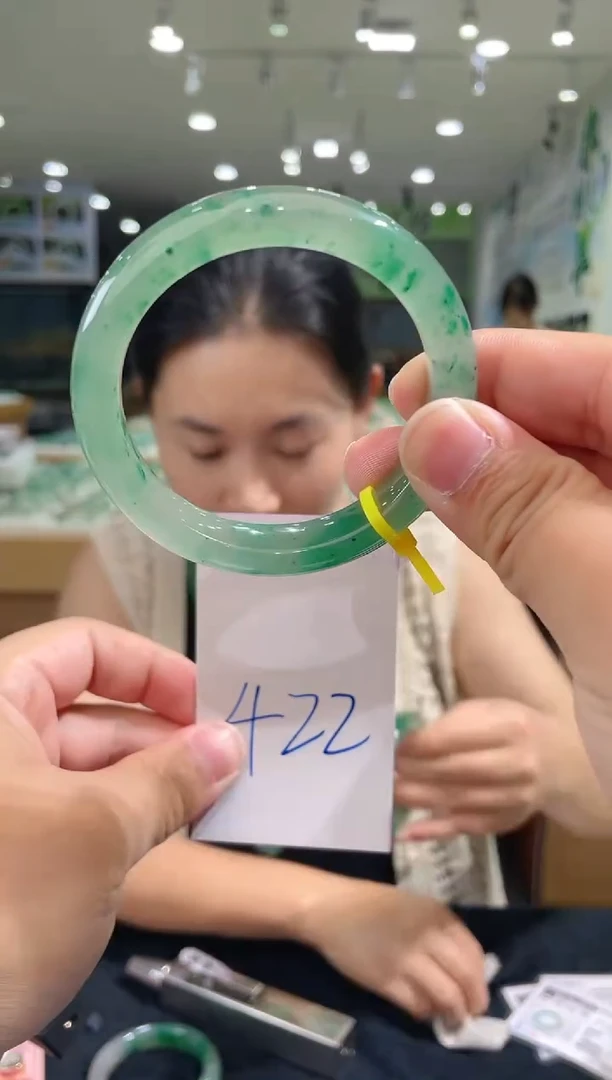 石英质玉（非洲翠）手镯未镶嵌天然冰飘花