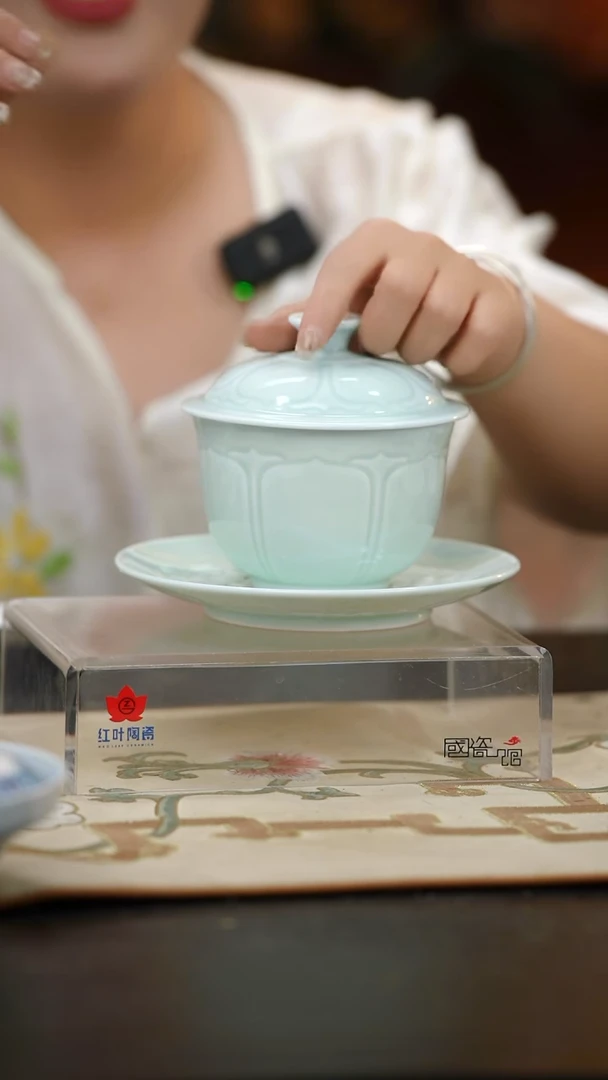 1个正价宋器花韵带盖炖盅（套）含托