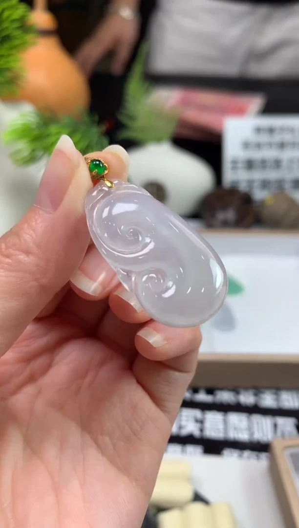 颈饰未镶嵌翡翠包***鼓---116496