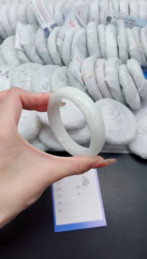 未镶嵌手镯和田玉112-58.5BGK