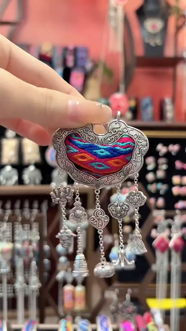 织绣 云织谣民族风精美饰品   72+链子