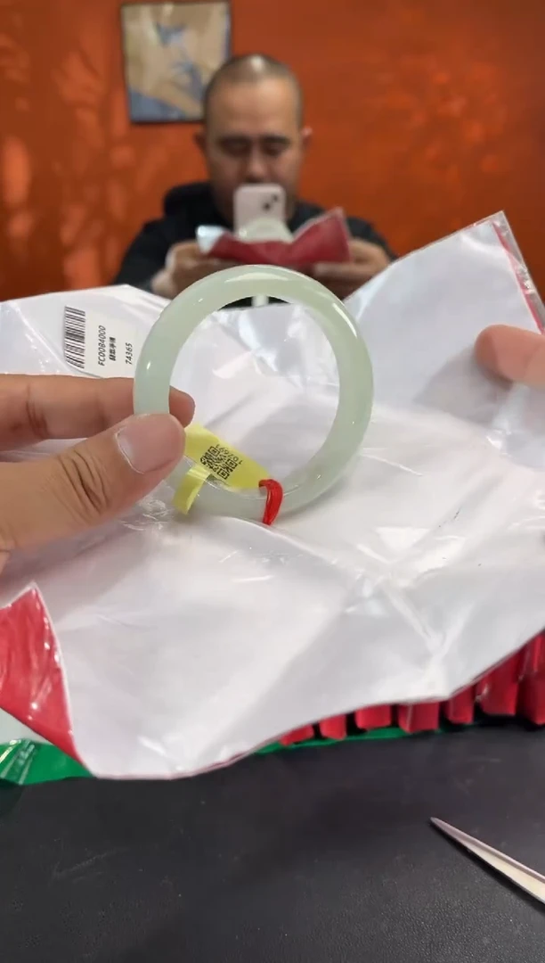 未镶嵌手镯翡翠5