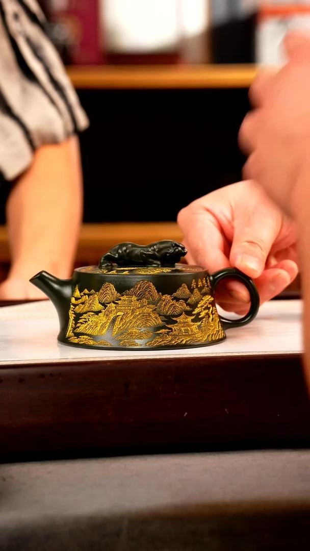 茶壶紫砂老墨绿 虎钮柱础 观山 描金