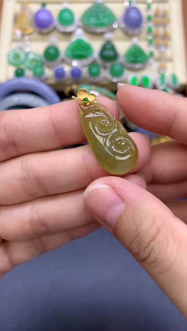颈饰18K金镶嵌翡翠7-中国好珍宝