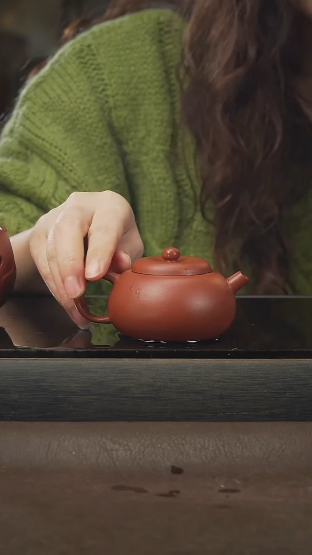 茶壶紫砂红苹果，朱泥，130cc