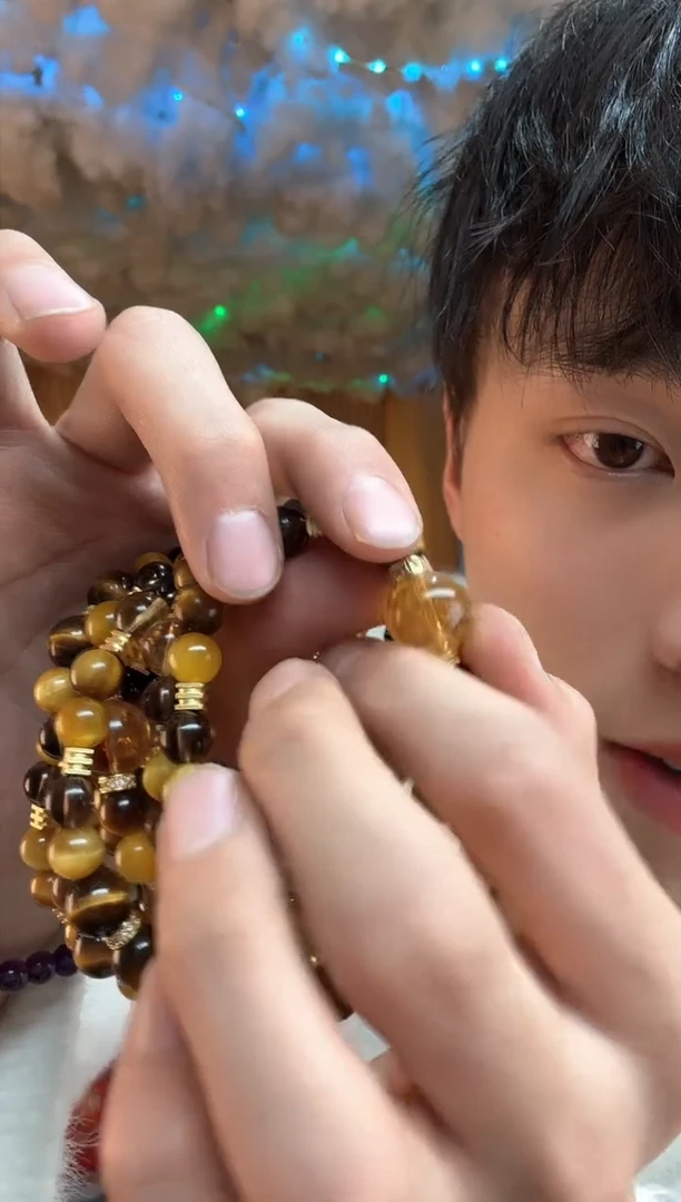 【闪购商品】水晶手链未镶嵌多样性发其一