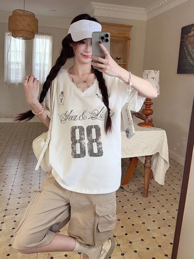 夏季穿搭V领印花短袖t恤女设计感小众蕾丝拼接宽松慵懒风纯棉上衣